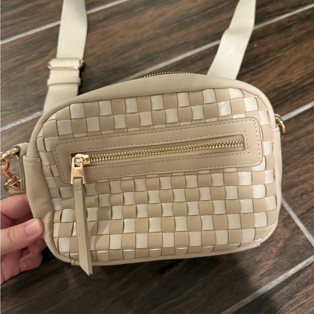 Chic Beige Woven Crossbody Bag